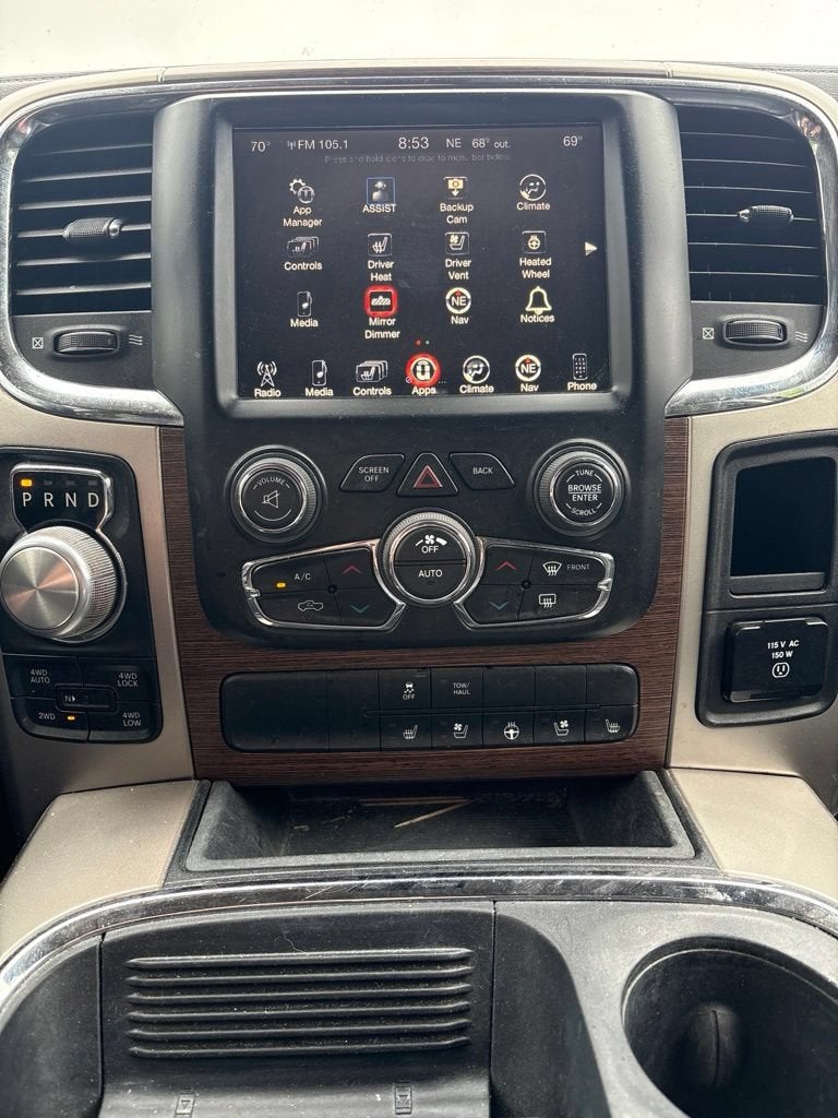 2017 RAM 1500 Laramie Crew Cab 4x4 5'7" Box