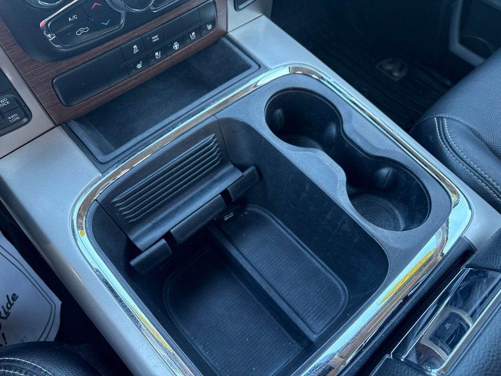 2017 RAM 1500 Laramie Crew Cab 4x4 5'7" Box