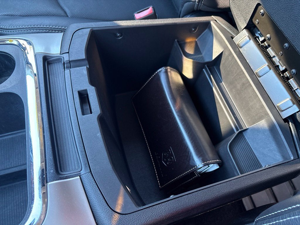 2017 RAM 1500 Laramie Crew Cab 4x4 5'7" Box