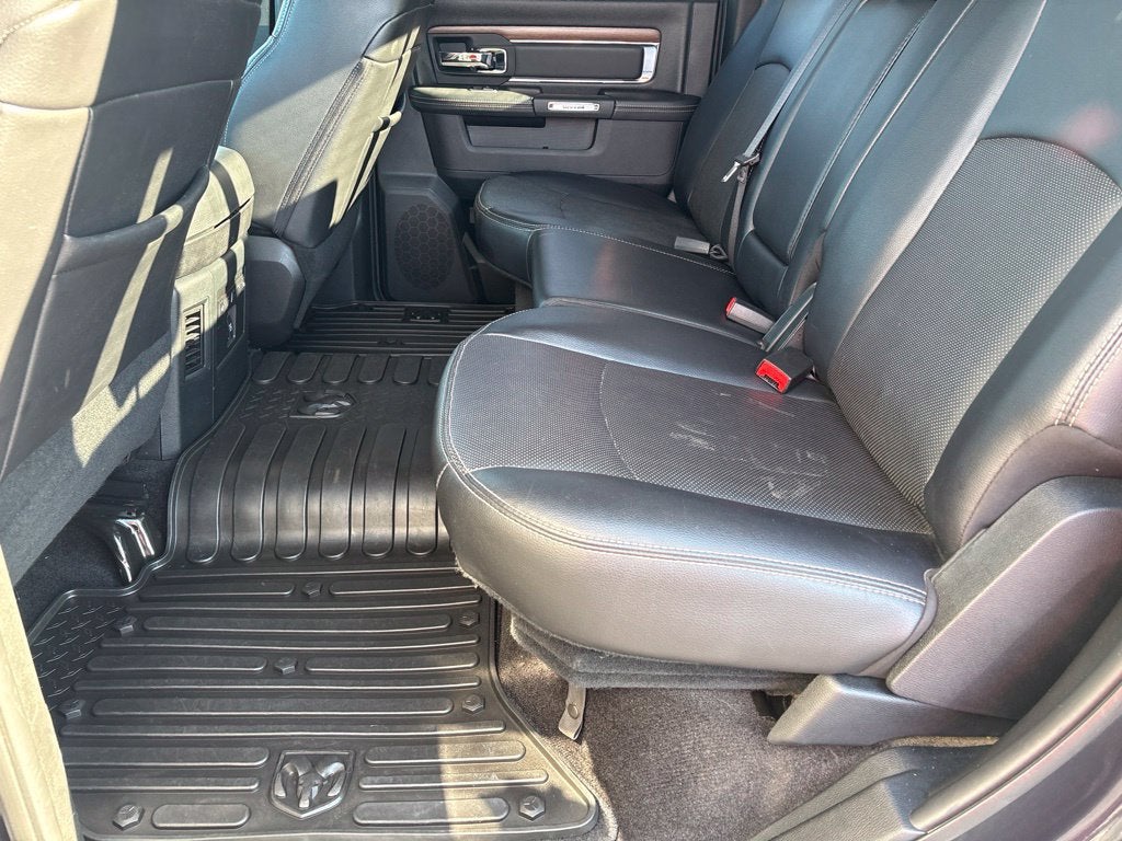 2017 RAM 1500 Laramie Crew Cab 4x4 5'7" Box