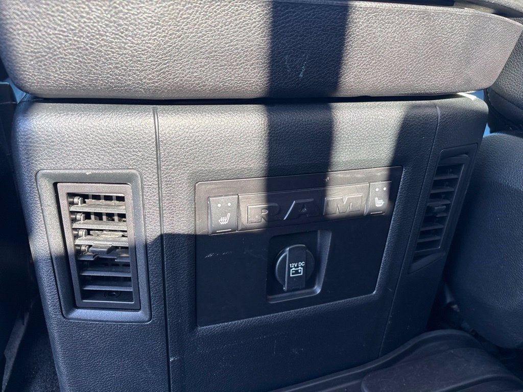 2017 RAM 1500 Laramie Crew Cab 4x4 5'7" Box
