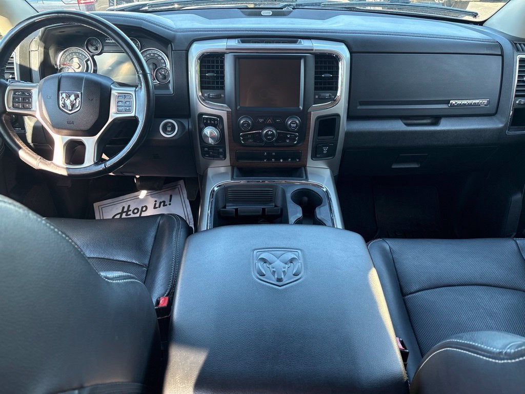 2017 RAM 1500 Laramie Crew Cab 4x4 5'7" Box