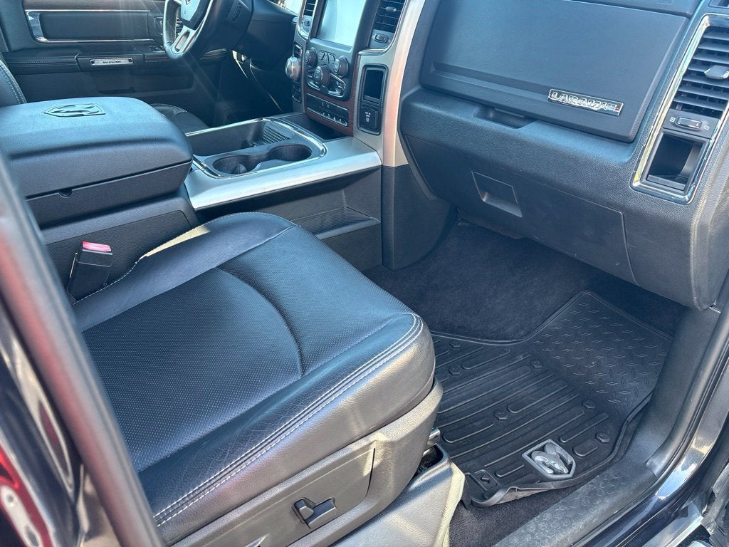 2017 RAM 1500 Laramie Crew Cab 4x4 5'7" Box