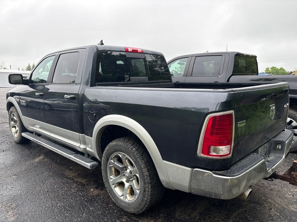 2017 RAM 1500 Laramie Crew Cab 4x4 5'7" Box