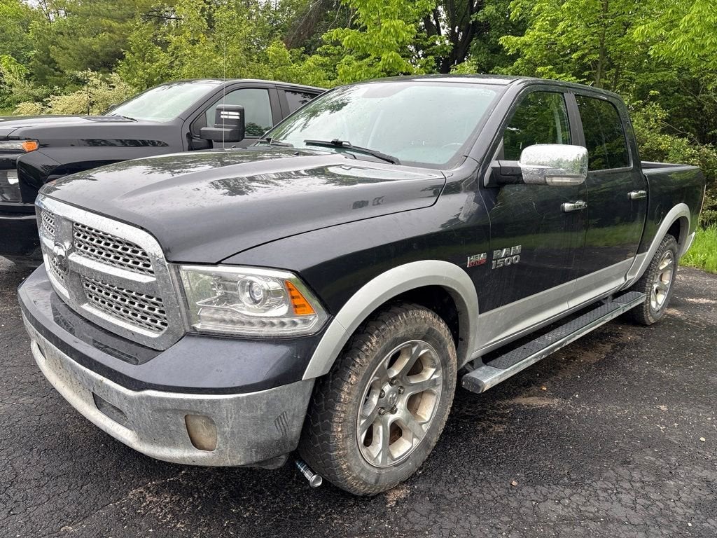 2017 RAM 1500 Laramie Crew Cab 4x4 5'7" Box