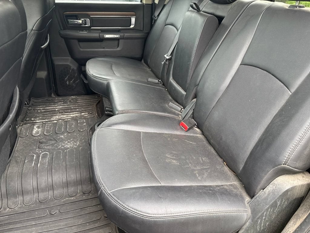 2017 RAM 1500 Laramie Crew Cab 4x4 5'7" Box