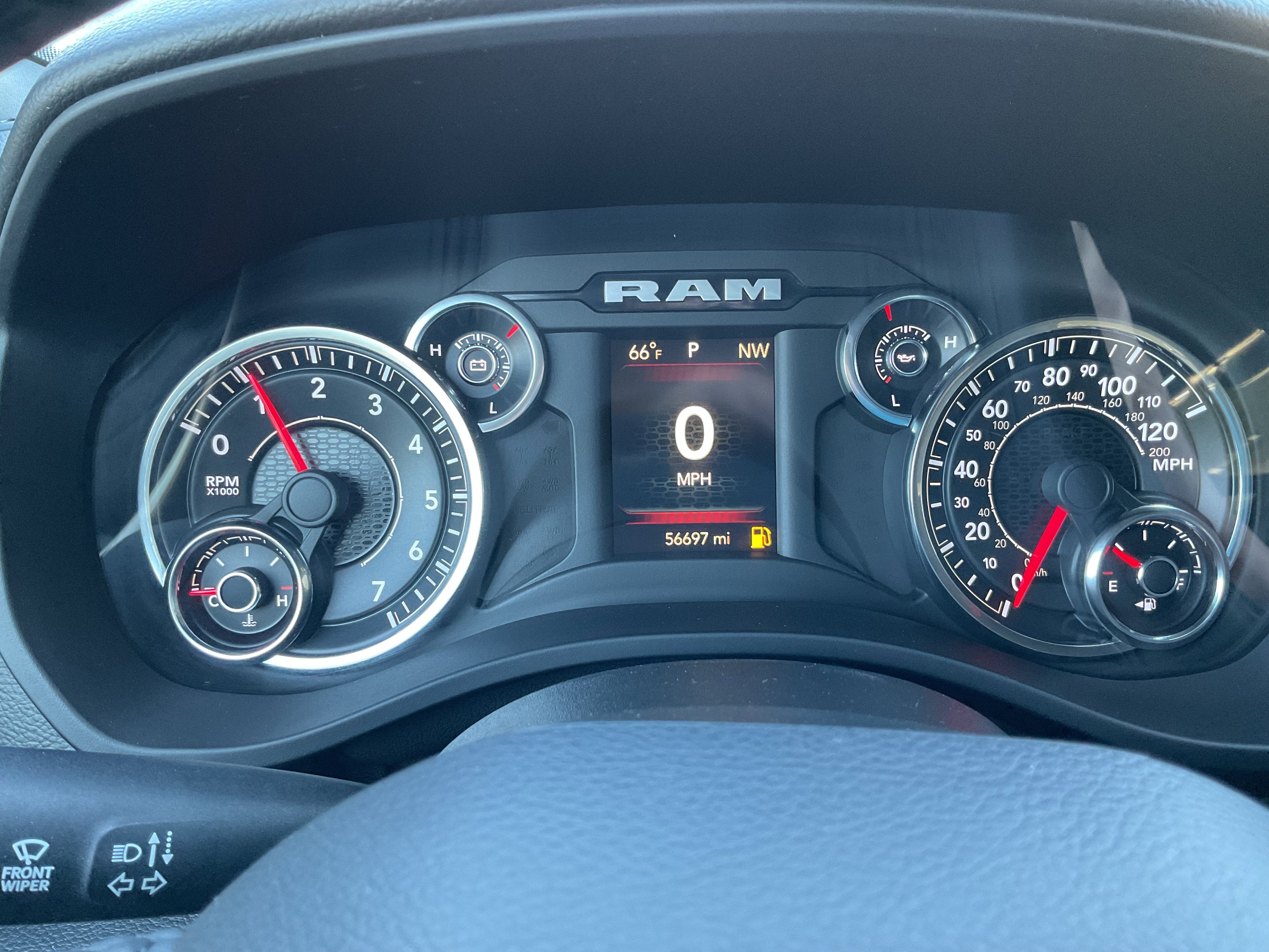 2021 RAM 1500 Big Horn Crew Cab 4x4 5'7" Box