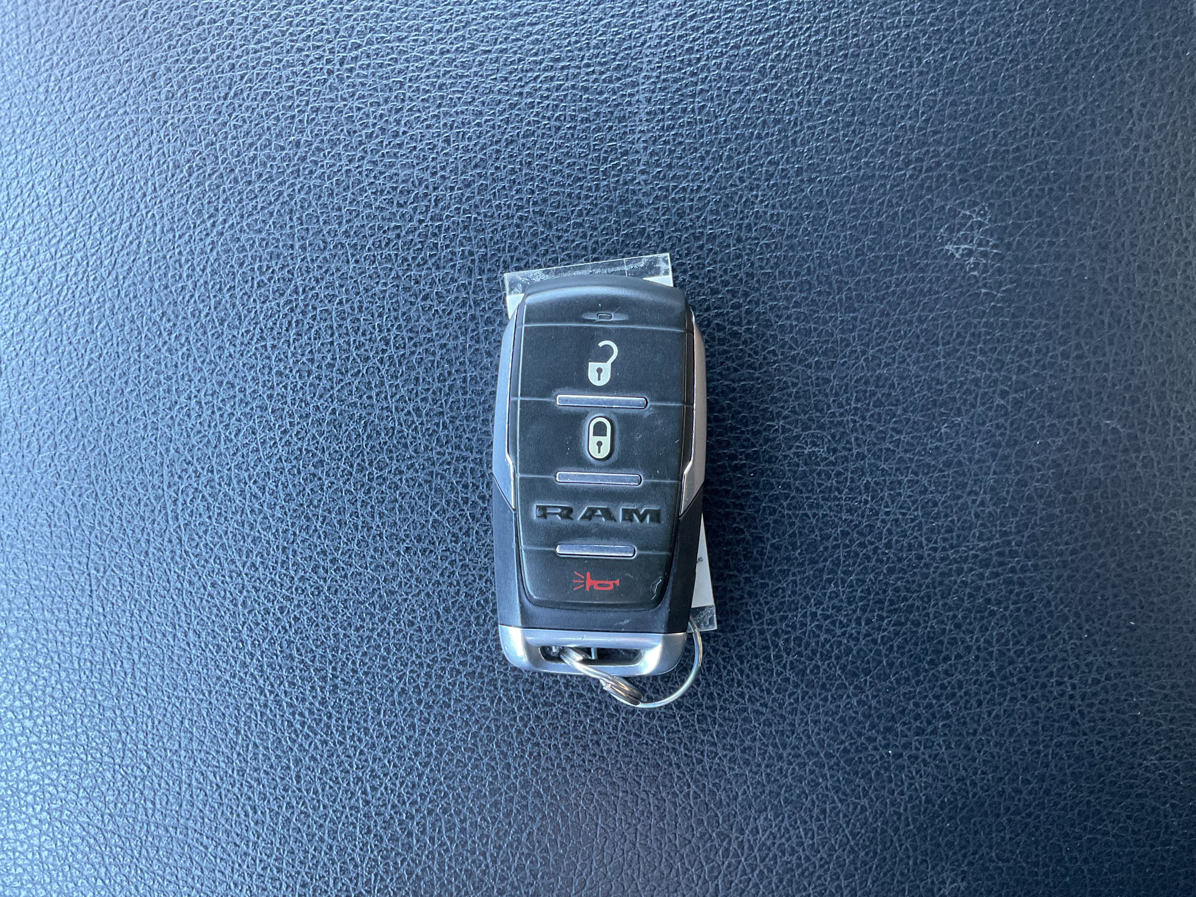 2021 RAM 1500 Big Horn Crew Cab 4x4 5'7" Box