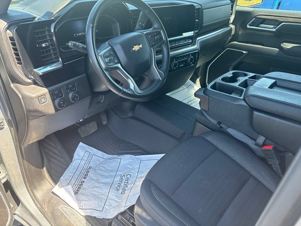 2025 Chevrolet Silverado 1500 LT (2FL)