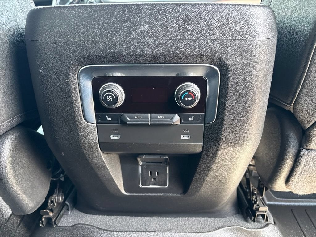 2022 Chevrolet Suburban RST