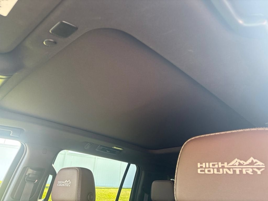 2021 Chevrolet Suburban High Country