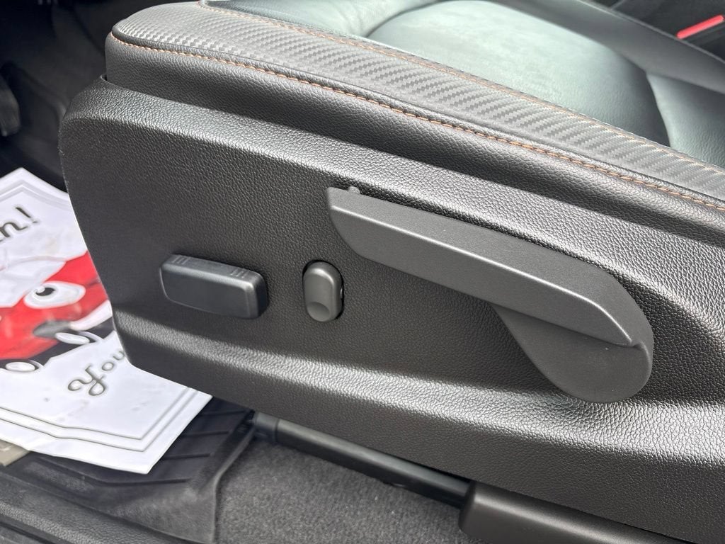 2022 GMC Canyon 4WD AT4 w/Leather