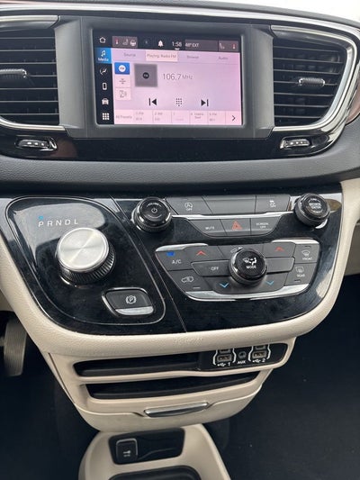 2023 Chrysler Voyager LX