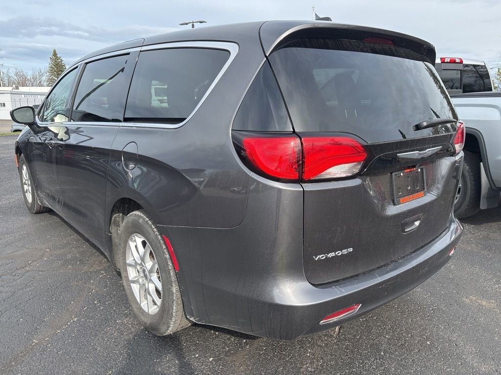 2023 Chrysler Voyager LX