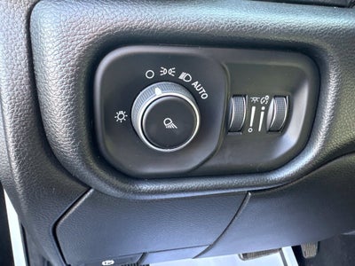2020 RAM 2500 Big Horn Crew Cab 4x4 6'4" Box