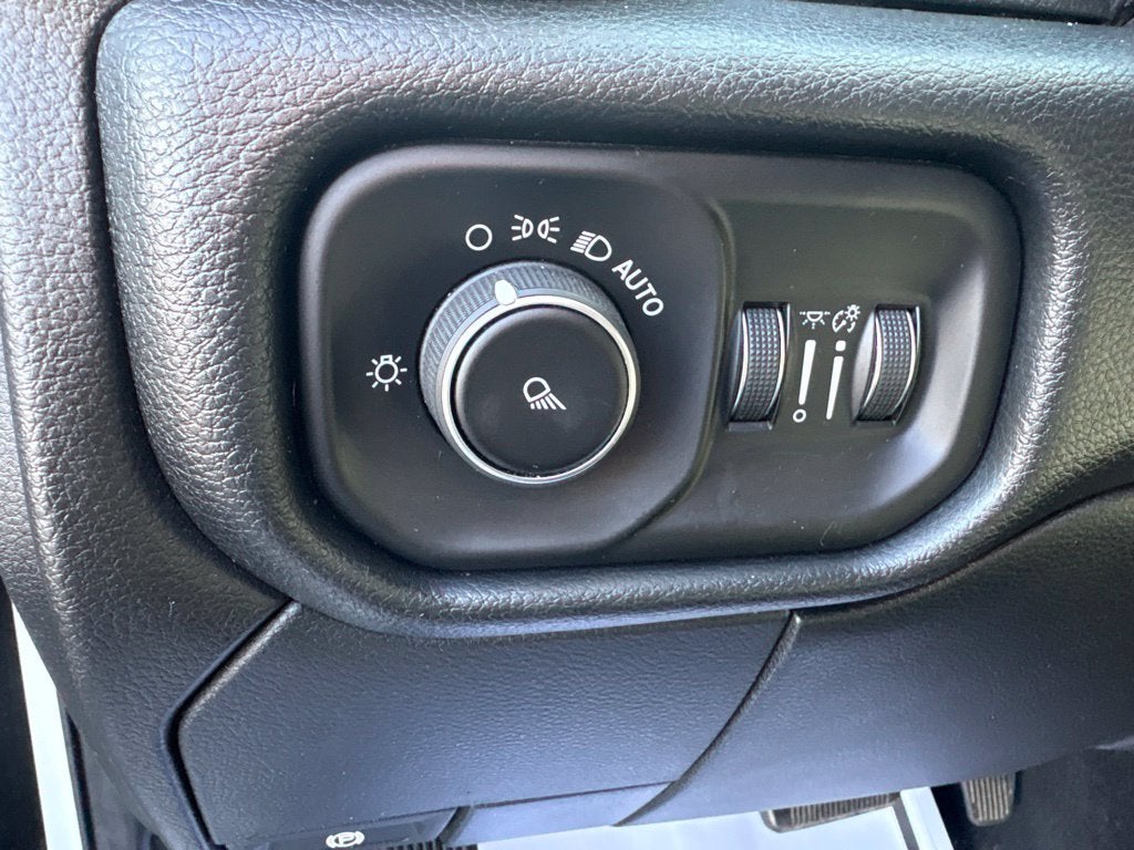2020 RAM 2500 Big Horn Crew Cab 4x4 6'4" Box